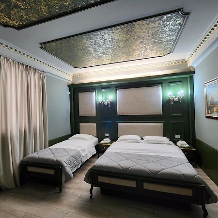 Hotel Lotus Tirana Exteriör bild